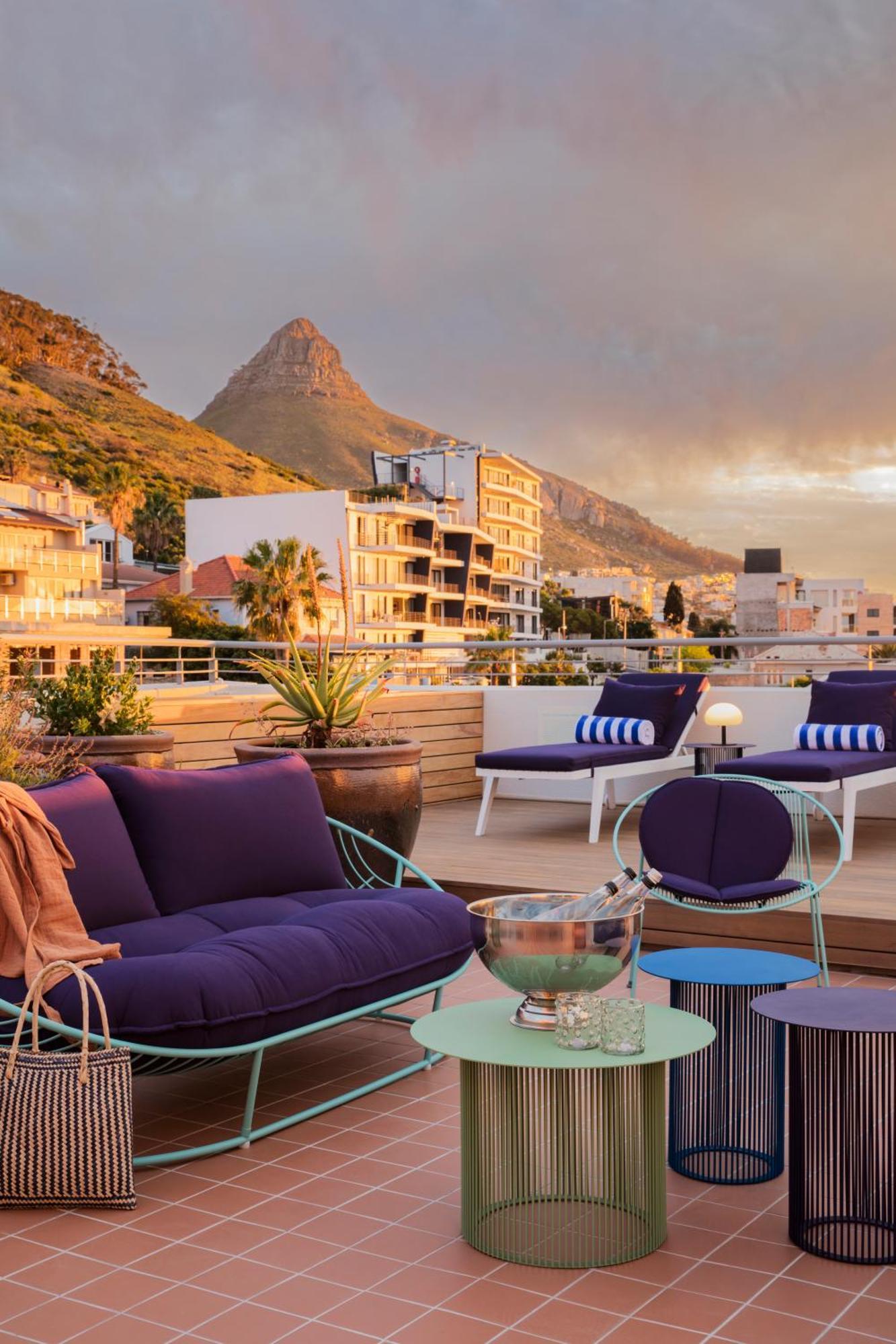 Sea Point Hotel